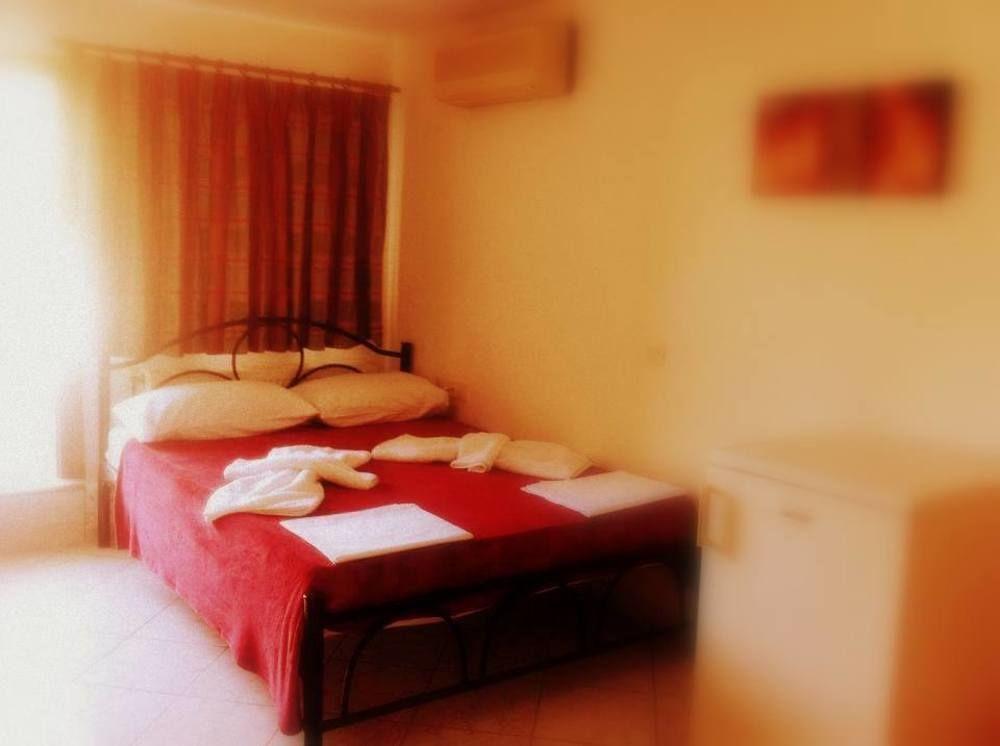 Alexandra'S House Hotel Скиатос Екстериор снимка